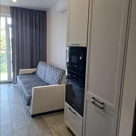 Breeze Marine Seaview Apartment *